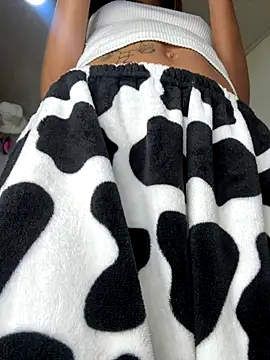 Snapshot of zoe_storm chatting on October 11, 1:21 am zoe storm online show from October 11, 1:21 am