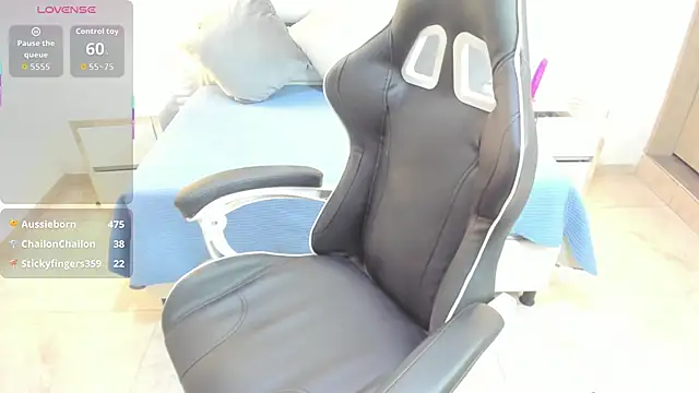 Zulema hamdi online show from October 17, 1:36 pm