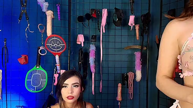 lucy queensss online show from December 1, 8:33 pm