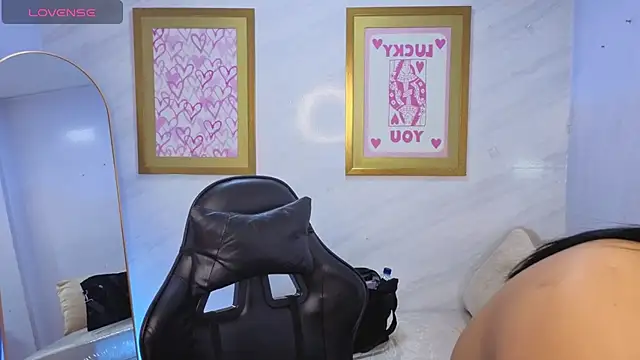 Paulette v online show from February 10, 1:03 pm