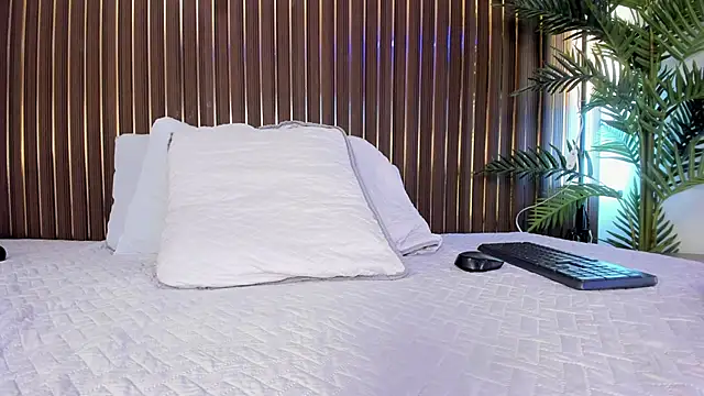 elevensky online show from April 15, 7:58 pm