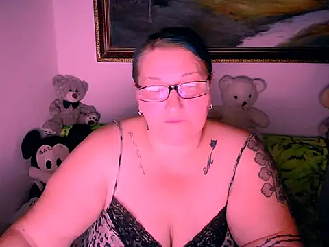 mayamayx online show from October 6, 7:40 pm