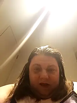 HotHornyEmmaX online show from April 8, 8:44 pm