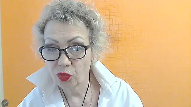 NessyJenixs online show from March 11, 2:53 pm