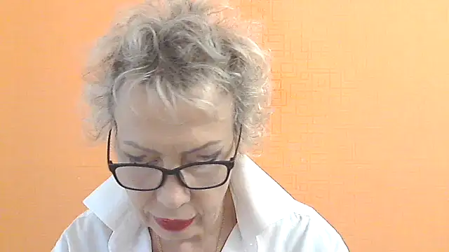 Snapshot of NessyJenixs chatting on September 18, 7:40 am NessyJenixs online show from September 18, 7:40 am