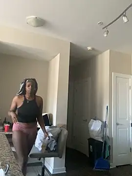 theprettysoles online show from November 23, 8:21 pm