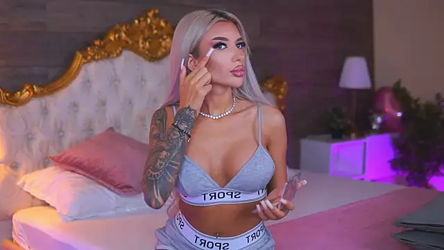 Juicy Jessye online show from April 18, 8:09 pm