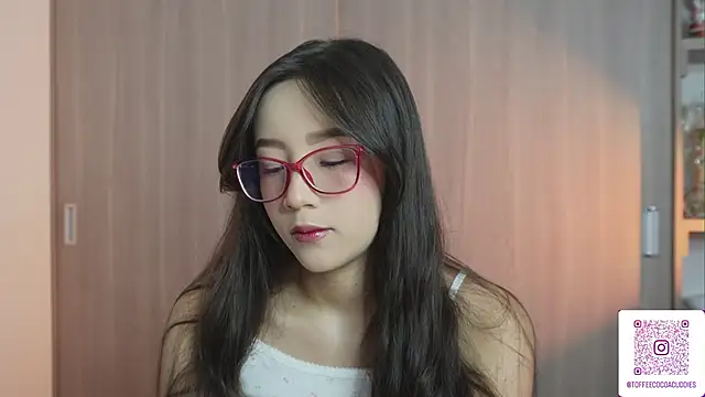 sophi lii online show from April 18, 11:48 pm