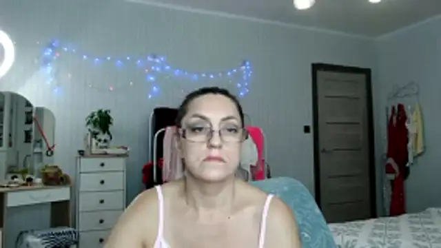 Soffya Soy online show from October 28, 12:05 am