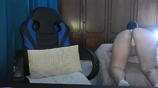 bunnyfox420 online show from November 24, 6:21 pm