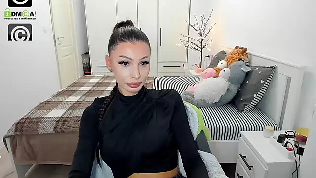 HelenShawn online show from December 21, 8:13 pm