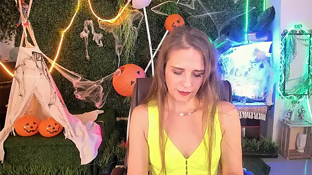 EmiliaBedy online show from October 23, 9:15 am