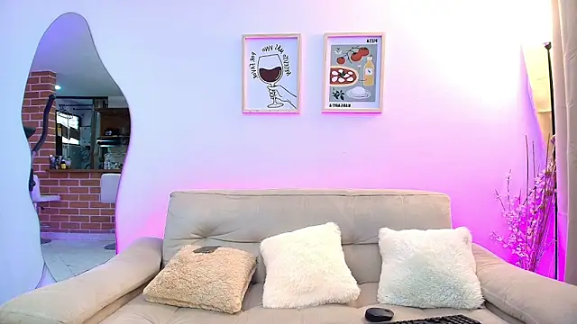 Lilookailanii online show from May 27, 12:35 pm