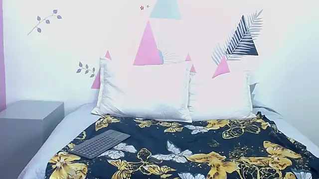 CamiilaReyes online show from December 5, 4:41 pm