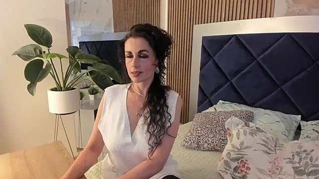 IsabelaWoods online show from November 6, 10:37 pm