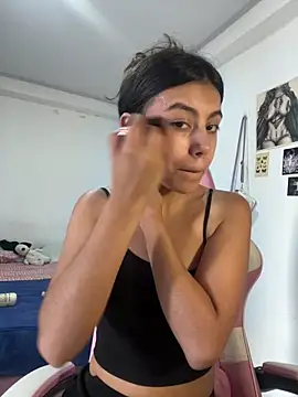 LiLy kIndly online show from April 11, 8:01 pm