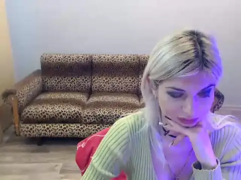 SexyBeatriice online show from December 4, 7:43 am