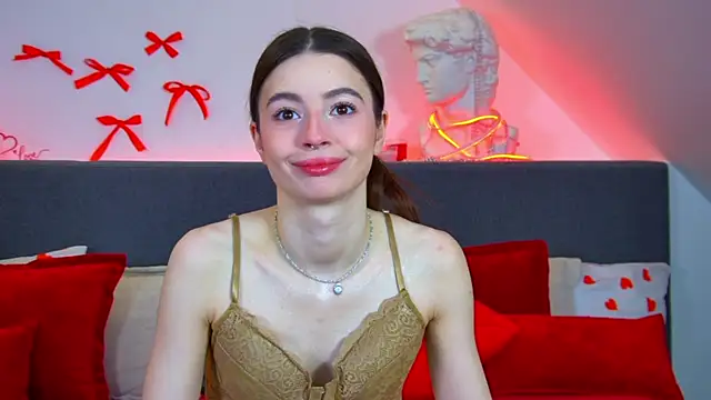 AmeliaFlares online show from April 14, 7:25 pm