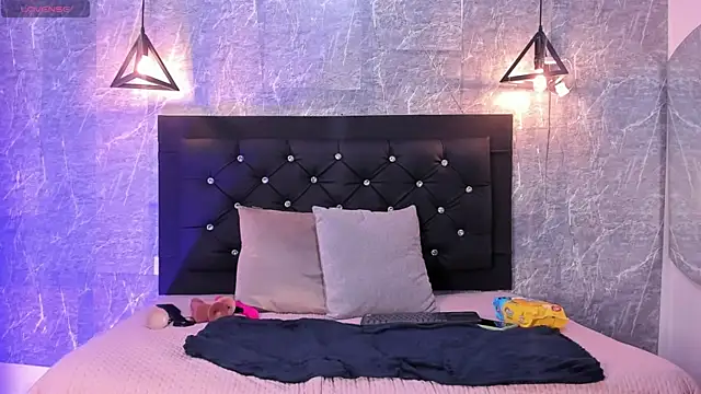 Snapshot of emberhodson chatting on September 20, 12:25 pm emberhodson online show from September 20, 12:25 pm