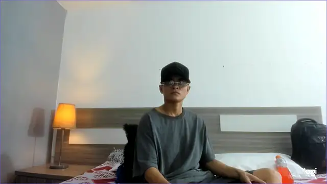 Liiamthompson online show from October 30, 7:59 pm