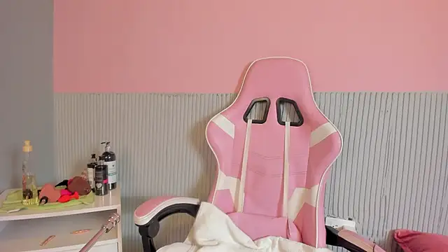 yeikafoxy online show from March 27, 11:44 am