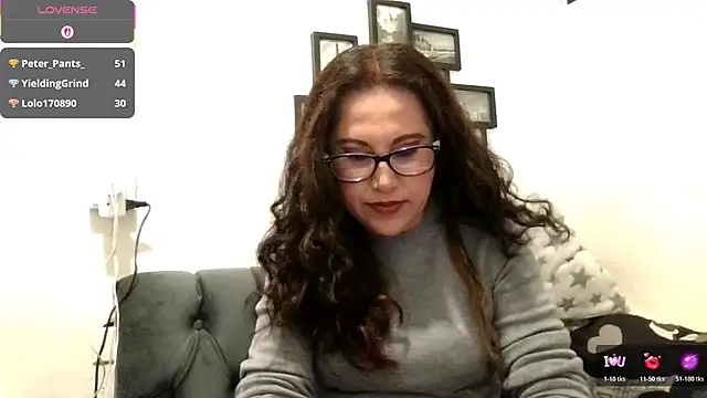 MirandaLatinaLovely online show from November 24, 5:04 pm