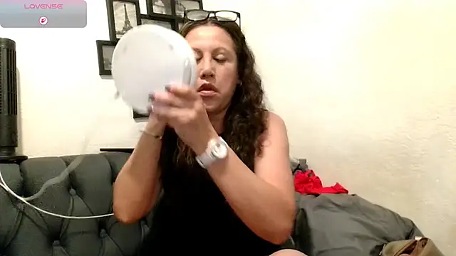 MirandaLatinaLovely online show from April 12, 5:05 pm