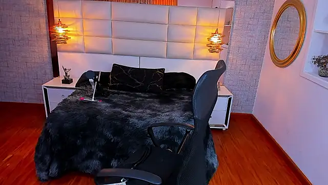 Nohemi louse online show from February 8, 7:28 pm