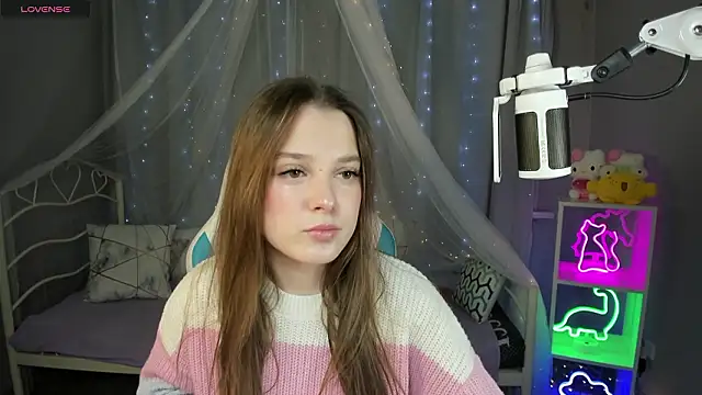 kaisajenner online show from February 4, 12:08 pm