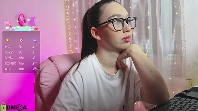 Snapshot of Arianahot777 chatting on September 28, 10:04 pm Arianahot777 online show from September 28, 10:04 pm