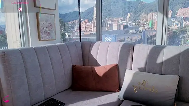 Daphne chers online show from March 21, 9:31 pm