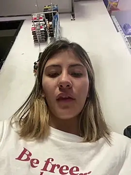 Andrea18 blonde online show from February 13, 7:15 pm