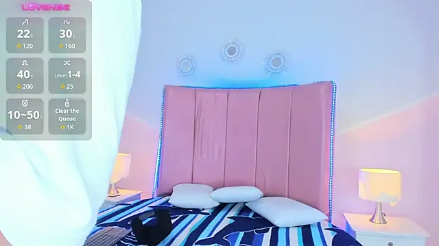 Liiam smith  online show from November 21, 1:35 pm