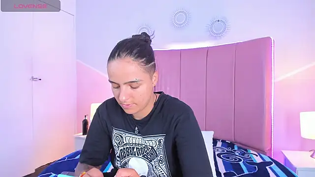 Liiam smith  online show from October 10, 7:41 pm