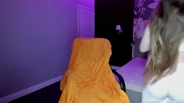 MissisCaty online show from March 13, 5:09 am