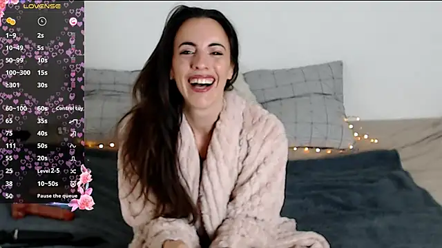 Lenaelle31000 online show from October 14, 5:43 am