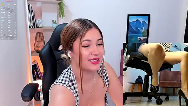 Nathalie 29 online show from October 2, 6:46 pm