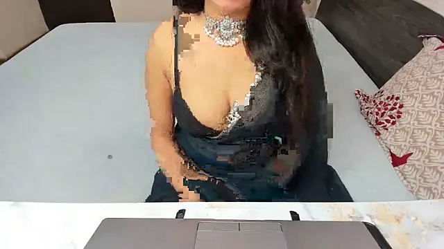 Queen Couple online show from February 3, 6:22 am