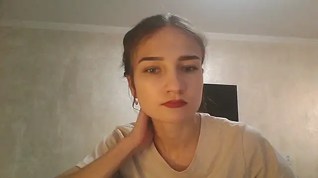 Snapshot of RoyalDessertt chatting on September 15, 10:01 am RoyalDessertt online show from September 15, 10:01 am