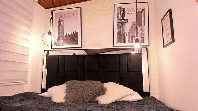 tylla  online show from October 22, 4:17 am