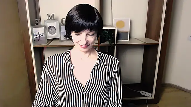  AngeliaFlow  online show from December 22, 11:57 am