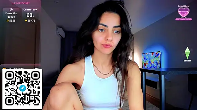 Snapshot of EmiliaZen chatting on October 10, 2:33 pm EmiliaZen online show from October 10, 2:33 pm