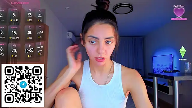 EmiliaZen online show from October 31, 5:17 pm