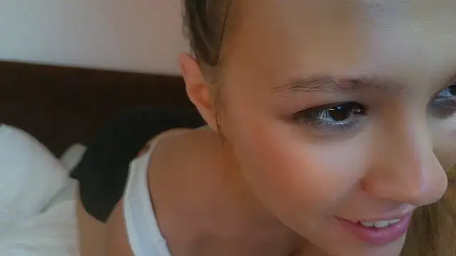 Snapshot of DemiDee chatting on September 30, 11:38 am DemiDee online show from September 30, 11:38 am