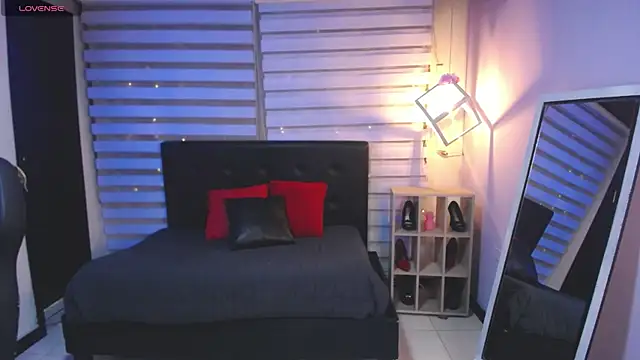Snapshot of Cute_Angell_ chatting on October 13, 12:52 pm Cute Angell online show from October 13, 12:52 pm