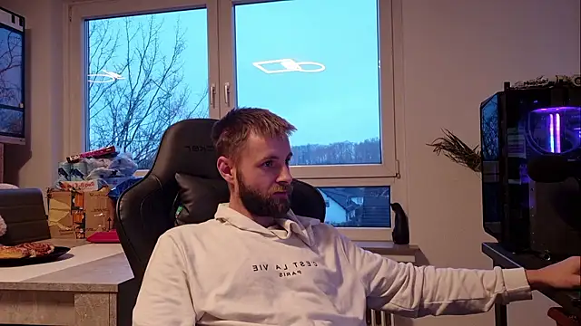 ademandjulia online show from January 14, 3:28 pm