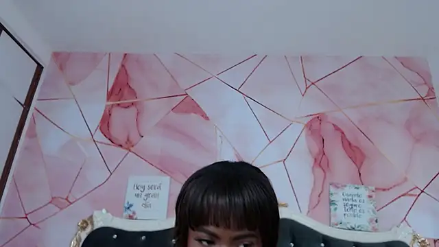 LindaBird online show from February 6, 6:55 pm