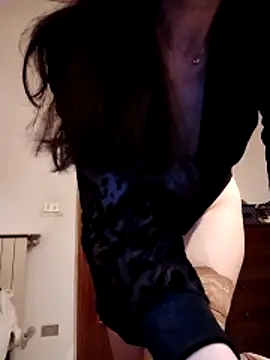 1hotgirl1 online show from April 16, 7:46 pm