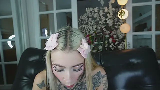 miss   angel online show from February 4, 11:13 am