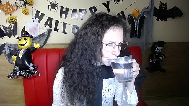 Miroslava Happi online show from October 23, 6:30 am